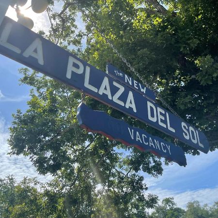 La Plaza Del Sol Motel Mashpee Buitenkant foto